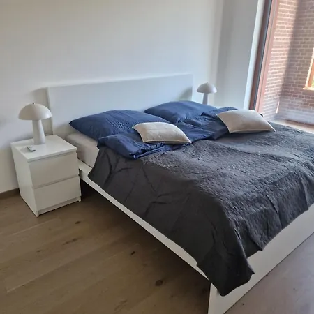 Zwirn Modern Apartment