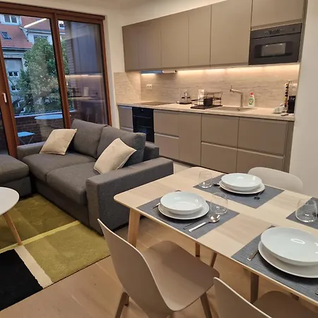 Zwirn Modern Apartment *