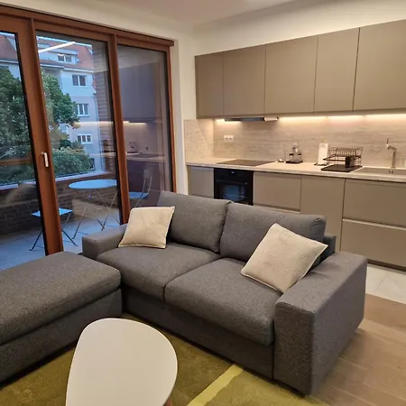 Zwirn Modern Apartment